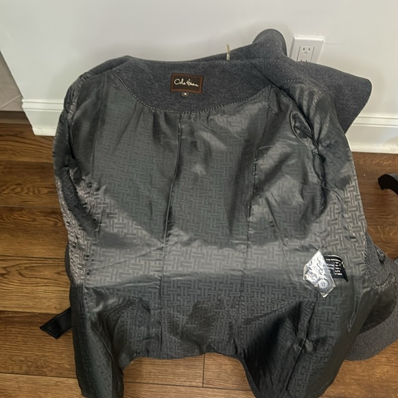 Saks - Picture 13 of 13